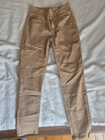 Trendige High Waist Hose in Khaki-Braun, Grösse 34