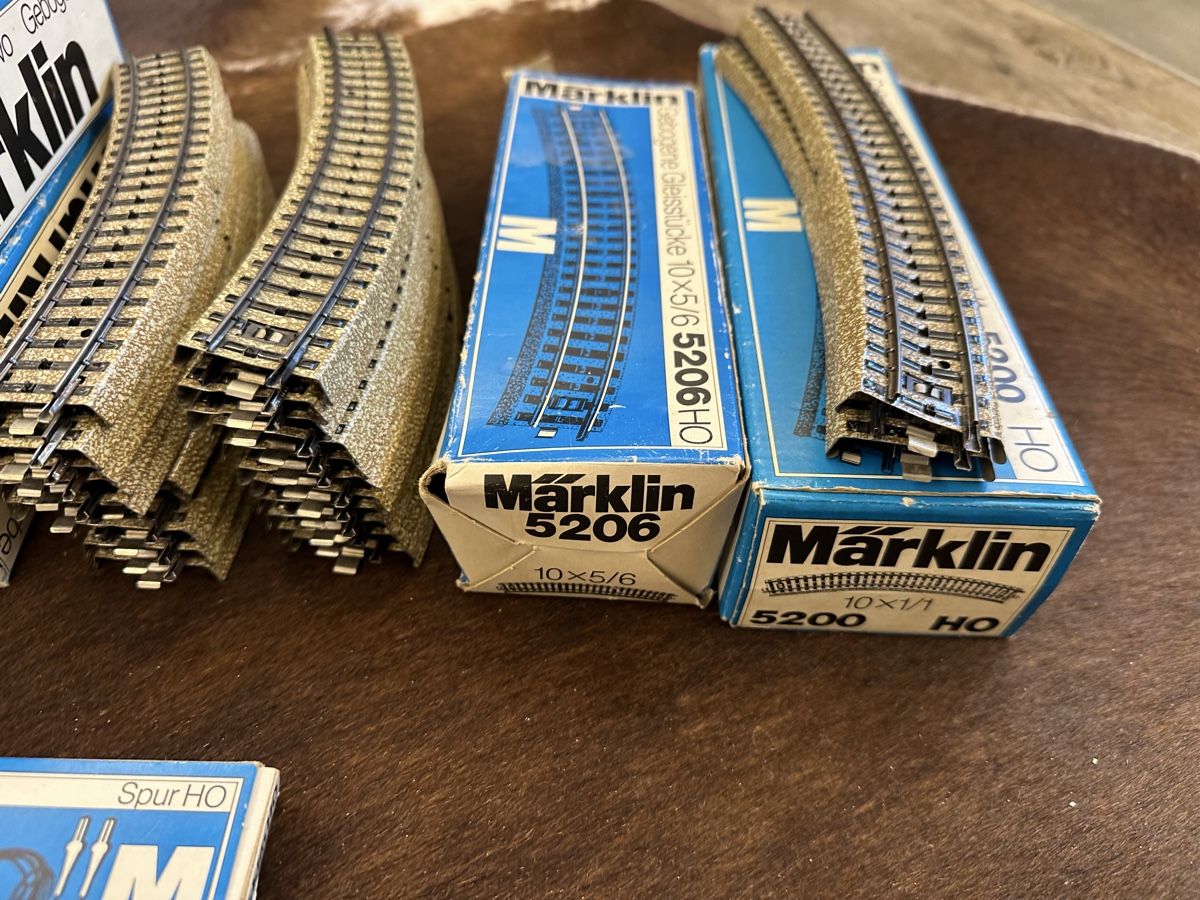 Märklin Modellini di ferrovie: Märklin Konvolut ca. 150 Stück – Usato da Lupsingen venduto da New-Haven 2