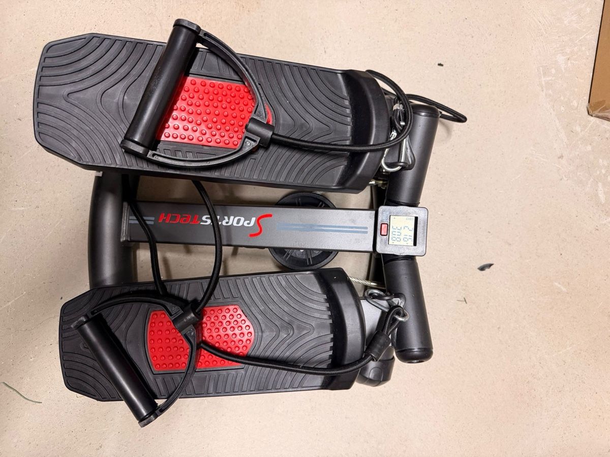 Hometrainer: SportsTech Mini Stepper mit Expander -Top Zustand! – Usato da Aarau venduto da leo_mx6d