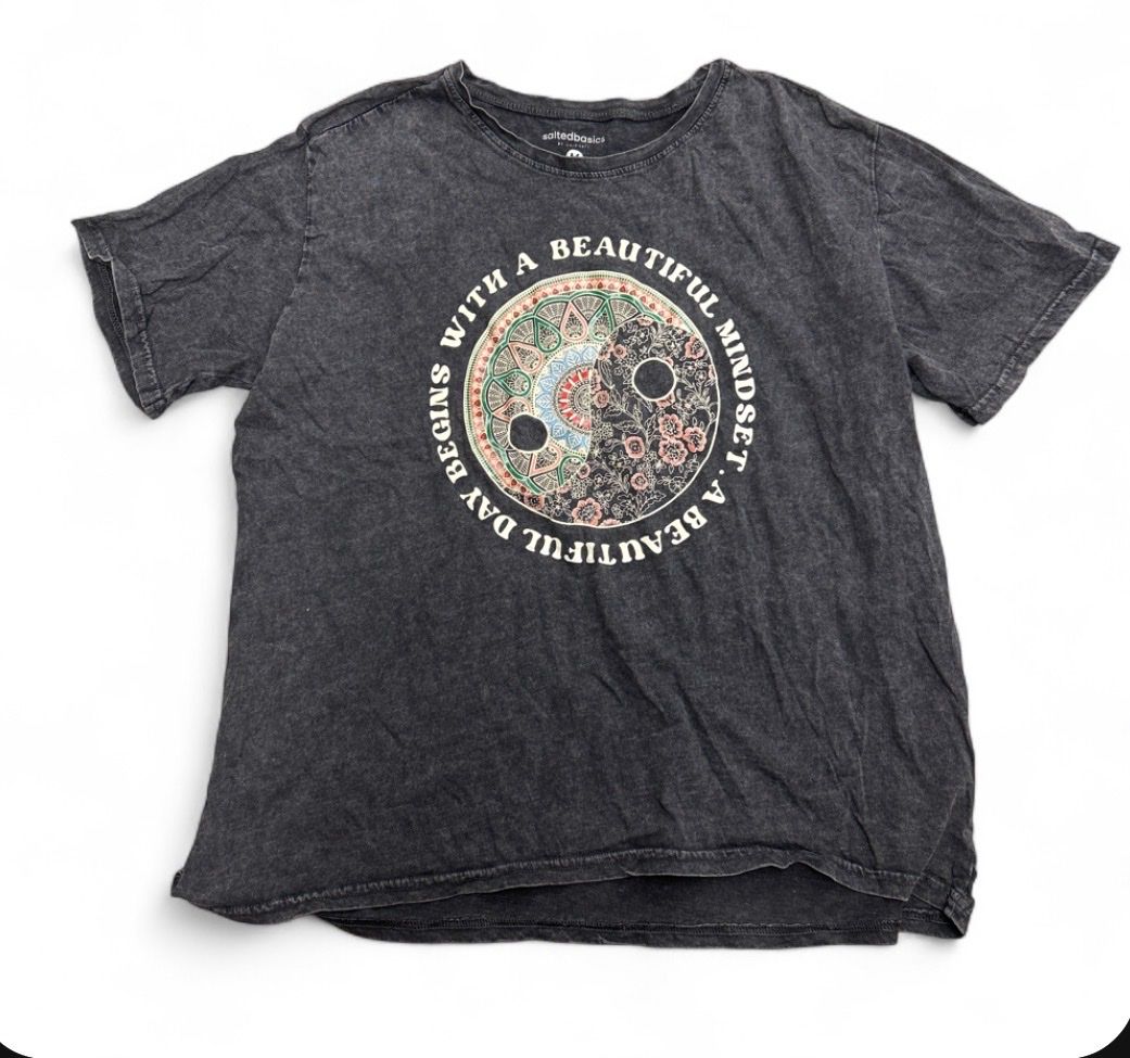T-shirt: Graues T-Shirt mit buntem Motiv – Usato da Bremgarten AG venduto da kap_f5nz