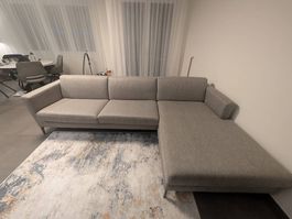 Graues Ecksofa