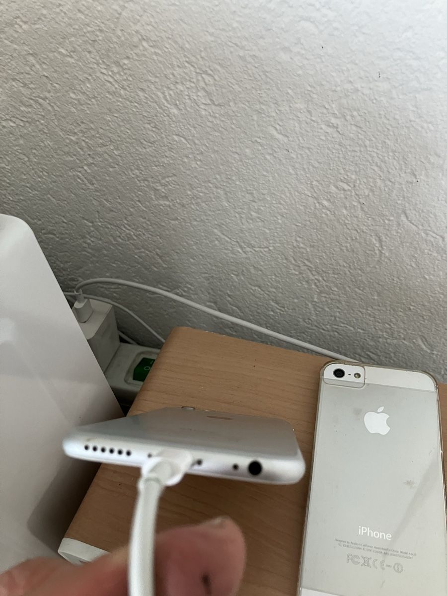 Apple Portables: iPhone 5 und iPhone 4 – Défectueux à Gattikon par Oetti1 3