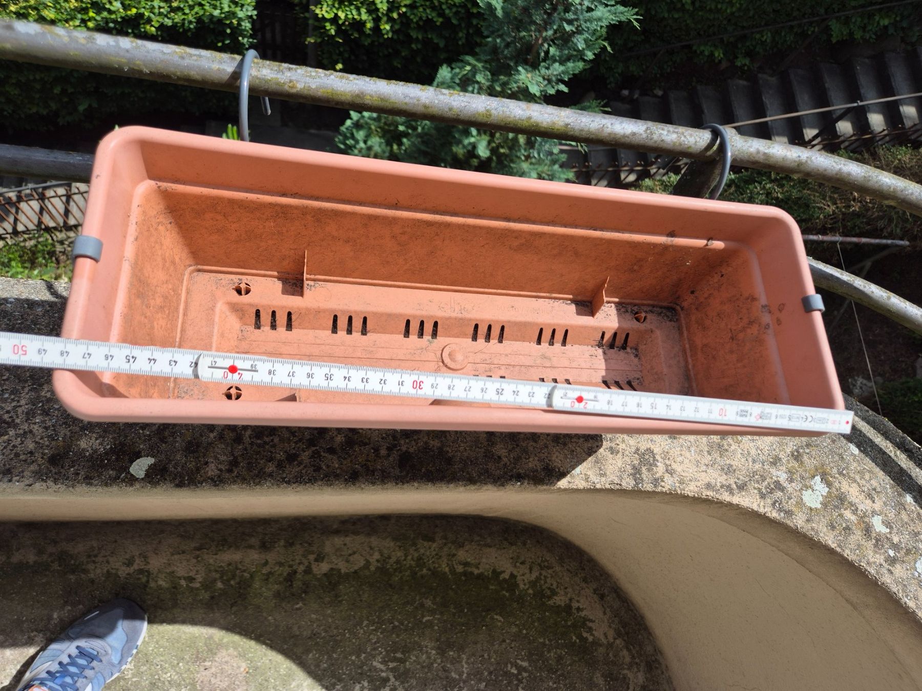 Zwei Blumenkasten Balkon mit Halterung, guter Zustand! (Gebraucht) in  Solothurn fr CHF 1  nur Abholung auf Ricardo kaufen