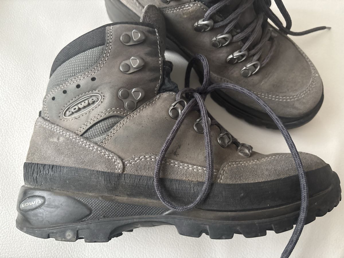 Lowa Scarpe da donna: Lowa Wanderschuhe gr.6 – Usato da langenthal venduto da rundholz7 5