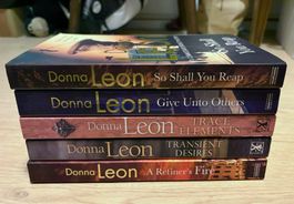 5 Donna Leon - Commissario Brunetti Mysteries