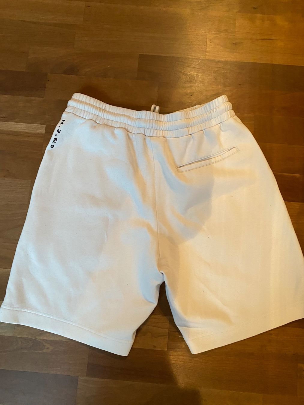 Hosen: IQ Jogging Shorts Weiss, Grösse S – Gebraucht aus Birr von savasdee 1