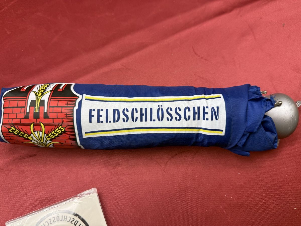 Altre raccolte & rarità: Feldschlösschen Set Kappe Bierkrug Regenschirm mit 2 Aufkleb – Usato da Zofingen venduto da Freewilli78 2