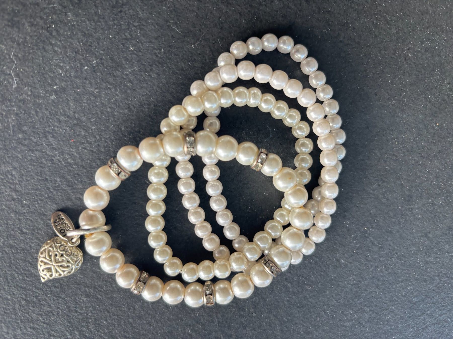 Bracciali & Braccialetti: Armband 4 Stück Perlen, eines mit Herz – Usato da Laax GR venduto da wil_66wq