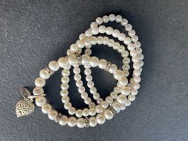 Armband 4 Stück Perlen, eines mit Herz