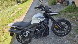 Motron 125 Motorrad weiss mit Sturzbügel guter Zustand