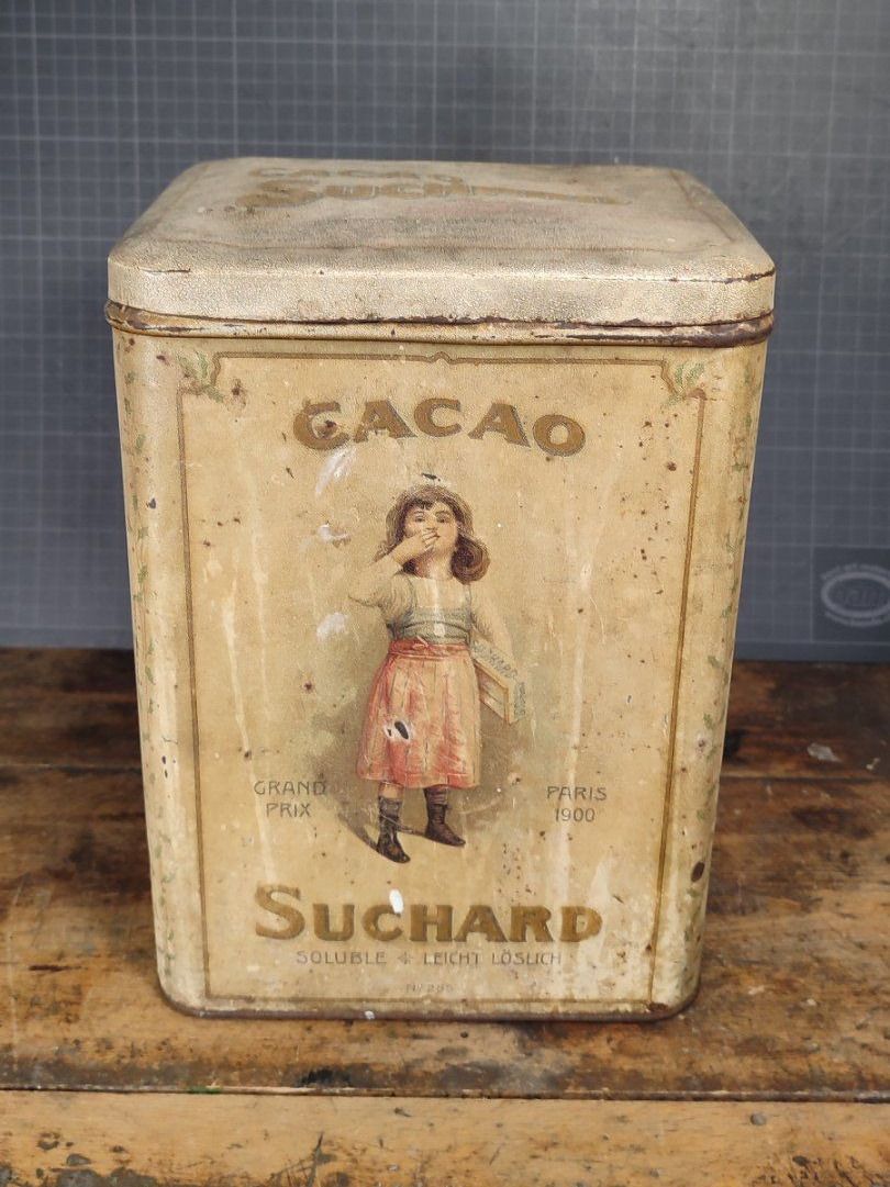 Barattoli: Wunderschöne alte Suchard Blechdose  27 cm Kussmädchen – Usato da Gelterkinden venduto da MYSTOREFORYOU4460