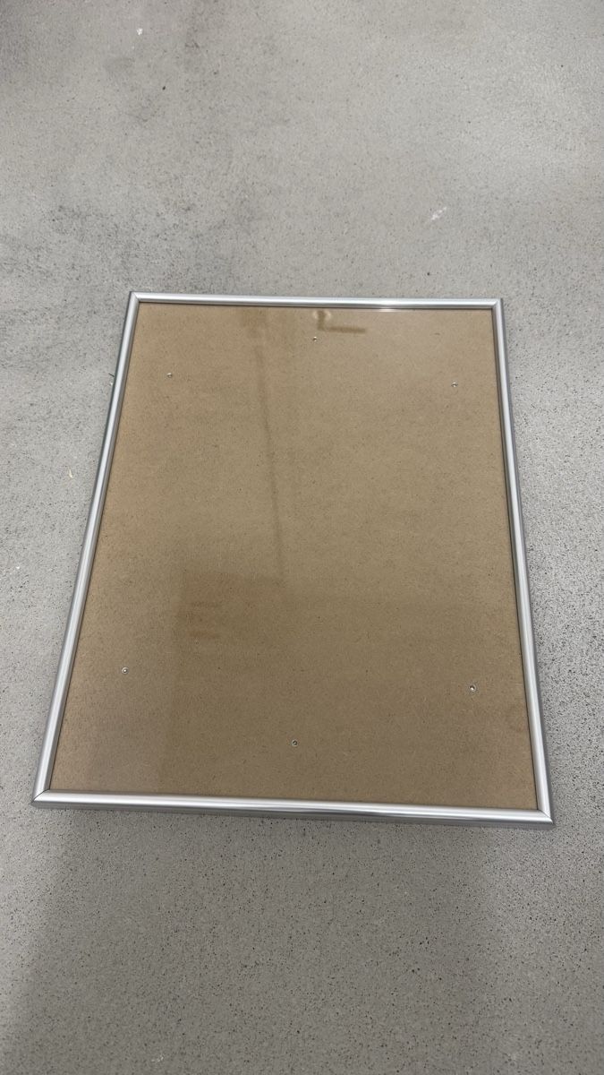 Cornici: Silbriger Bilderrahmen – ca. 31 x 41 cm – Usato da Rickenbach b. Wil venduto da angela_aca