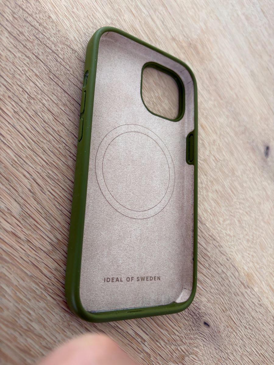 Cover & Protezioni schermo: 1 Schutzhülle iPhone 15 – Usato da Volketswil venduto da Car6 3