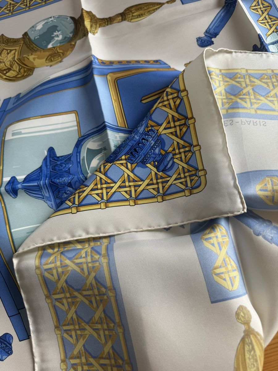 Hermès Foulards & écharpes: Foulard hermes – D'occasion à Vésenaz par Angela.C3 3