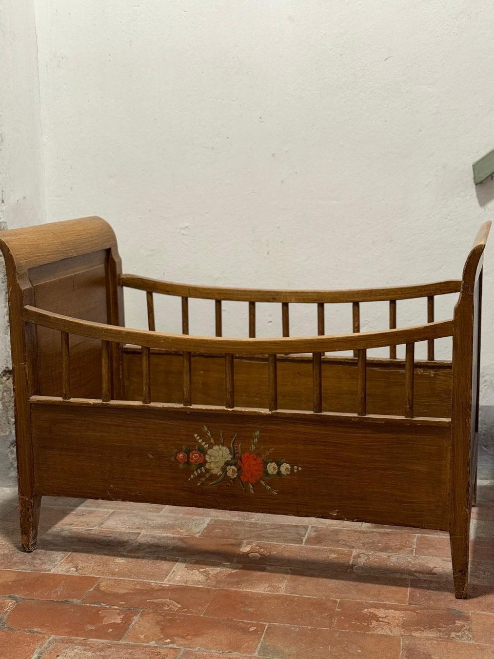 Letti: Antikes Kinderbett, Holz, handbemalt – Usato da Zollikon venduto da Kimberly02 2