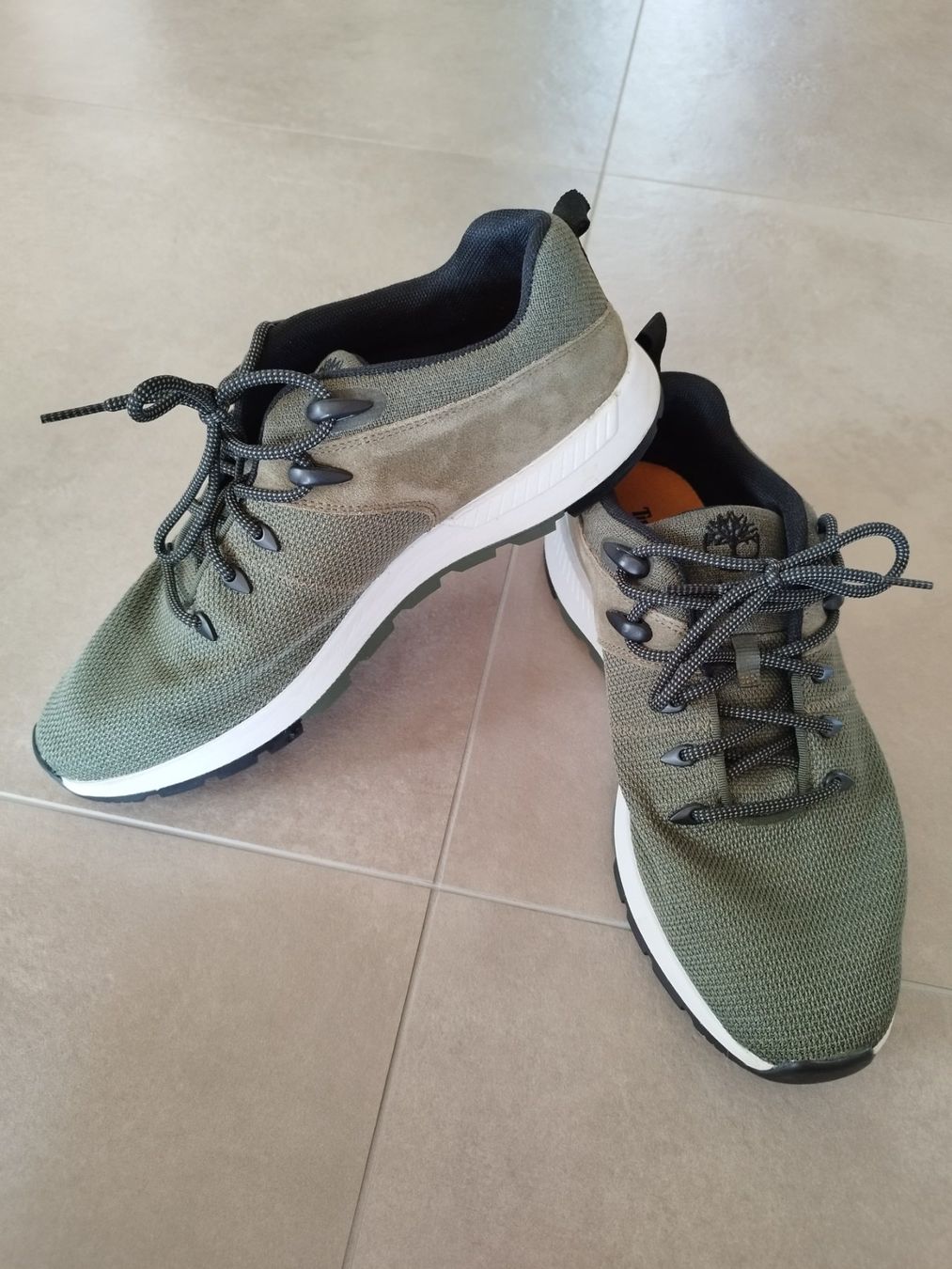 Timberland Herrenschuhe: Chaussures Timberland taille 44.5 – Gebraucht aus Boécourt von aur_d8t5