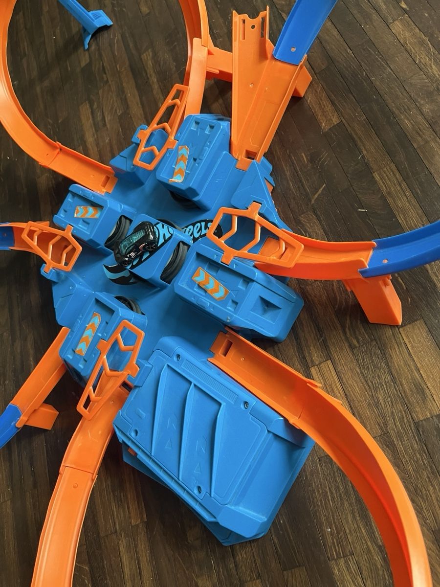Hot Wheels Spielzeuge: Hot Wheels Bahn – Gebraucht aus luzern von Sim1 4