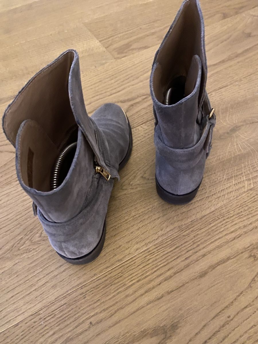 Ugg Scarpe da donna: UGGs Stiefeletten – Usato da Malans GR venduto da gab_r8xq 2