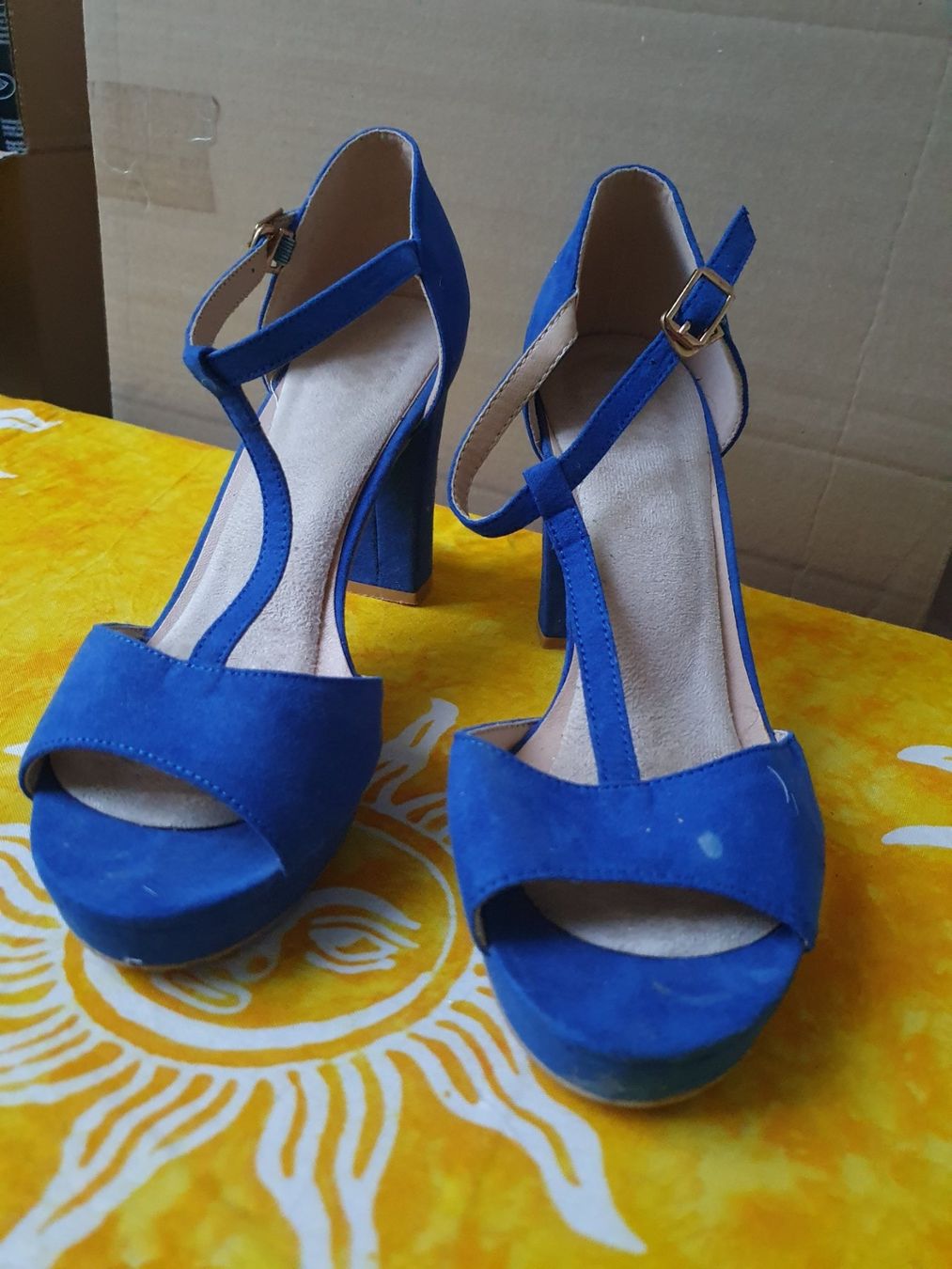 Scarpe da donna: Sandalen Gr.38 in Königsblau – Usato da Kloten venduto da Hektor44 2