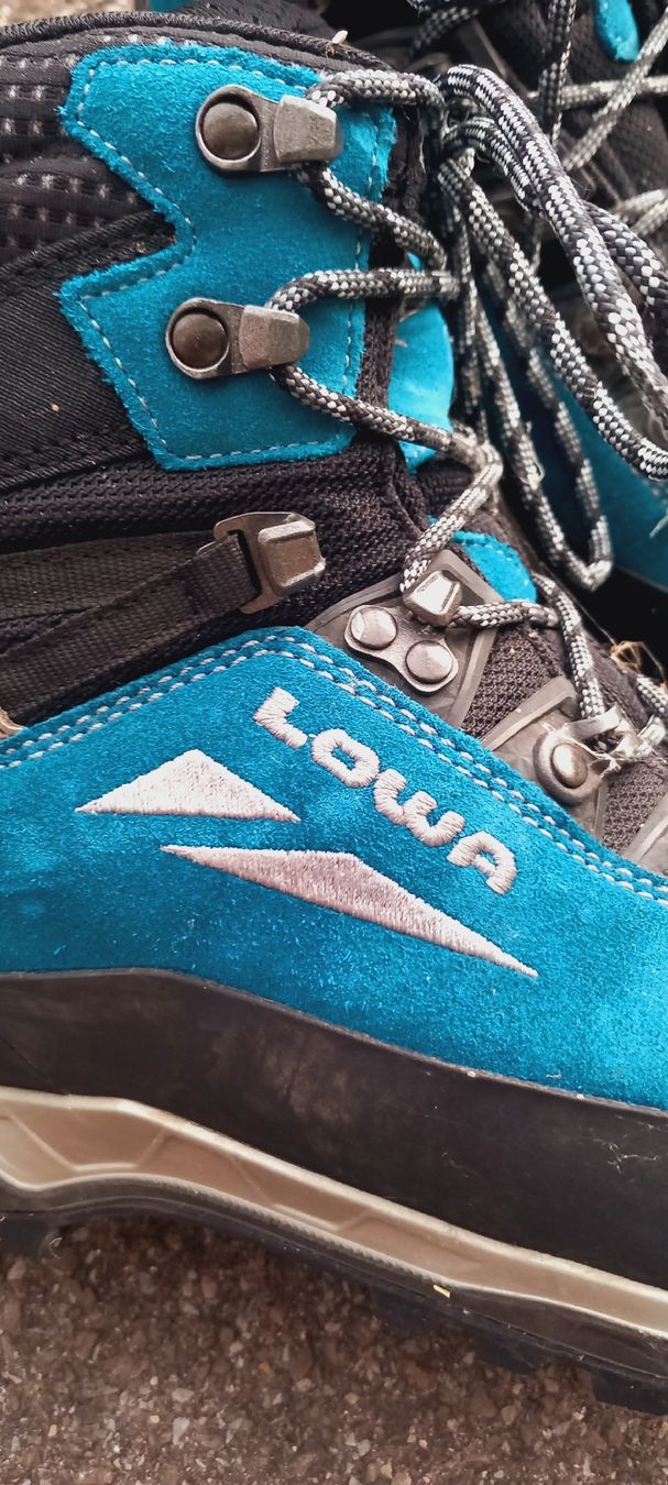 Lowa Chaussures femmes: Bergschuhe Lowa – D'occasion à Kaltbrunn par winston81 1