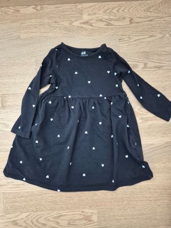 H&M Kleid mit Herzmuster, Grösse 98/104, Top Zustand!