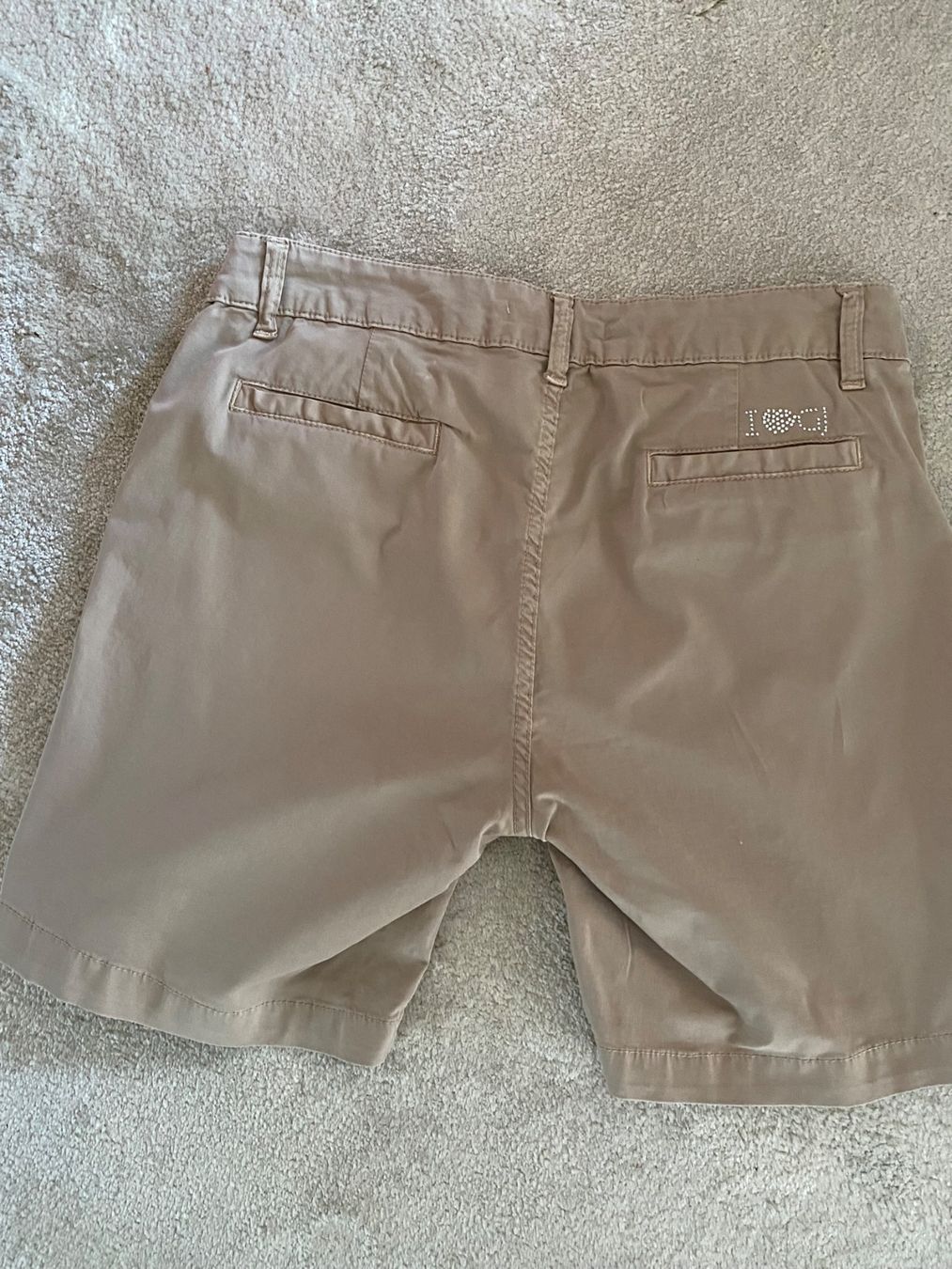Pantaloni: Pantaloni corti donna – Usato da Novazzano venduto da ige_cwq5 1