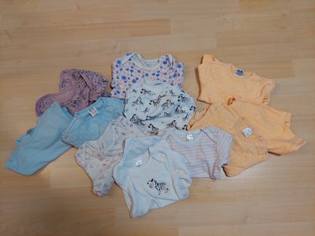 11 langarm Bodys Grösse 86/92 Mädchen