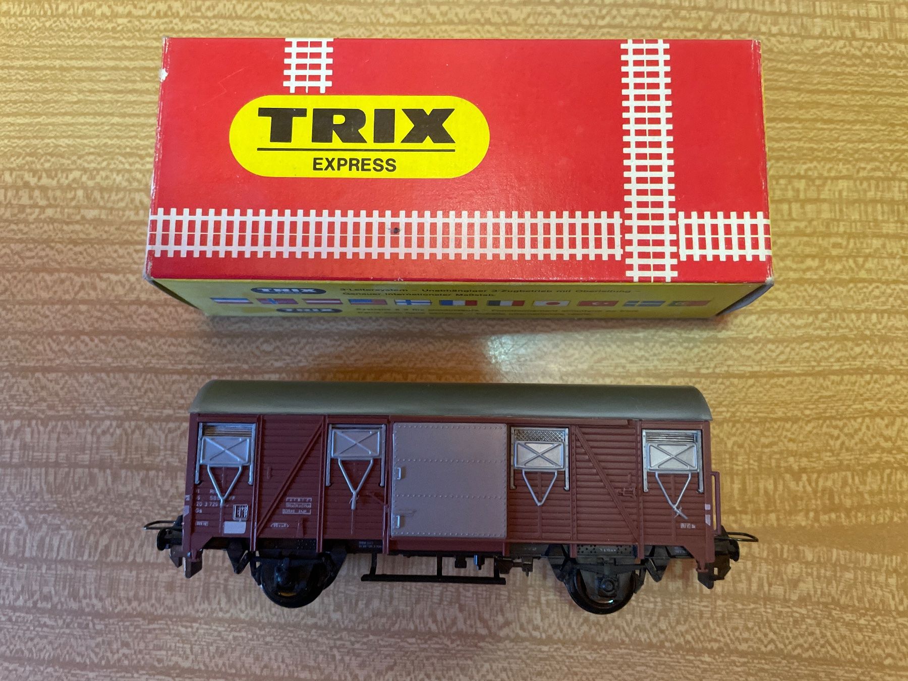 Trix Modellini di ferrovie: Trix Express H0 Güterwagen – Usato da Suhr venduto da Daneli7 4