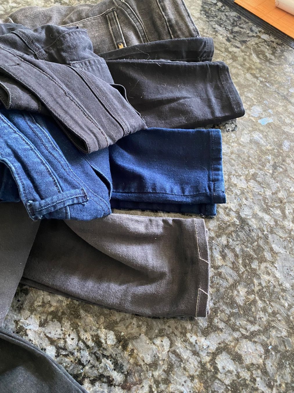 Jeans: 5 Paar Jeans Grösse 32 – Usato da Allenwinden venduto da Obalu 2