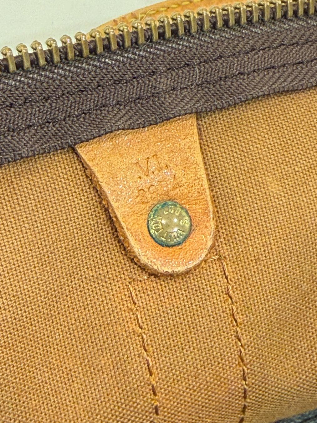 Louis Vuitton Taschen: Louis Vuitton Keepall 55 Monogram Reisetasche – Gebraucht aus Erlenbach ZH von iLuxury 7