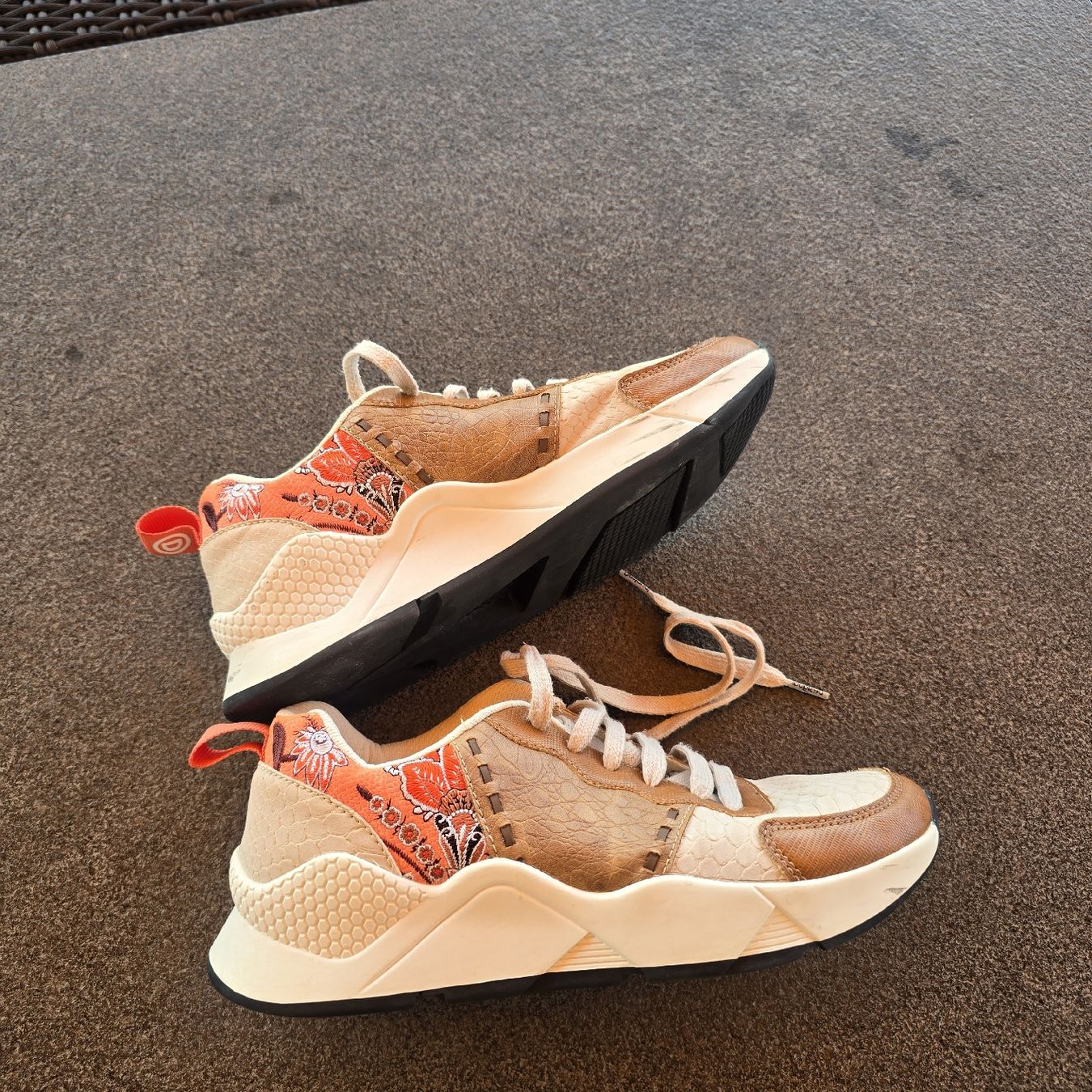 Desigual Scarpe da donna: Desigual Sneaker,  Gr.38 – Usato da Rorschacherberg venduto da Olgamedved 2