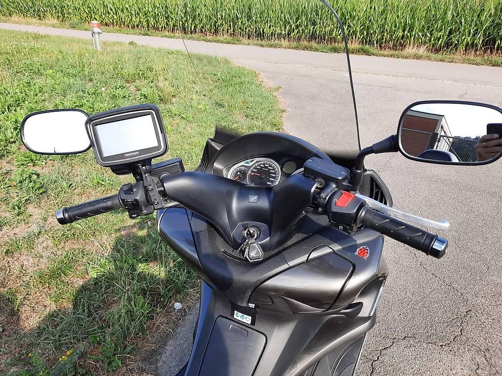 Honda Strada: Honda FJS Silver Wing Roller – Usato da Oftringen venduto da ritabert 3