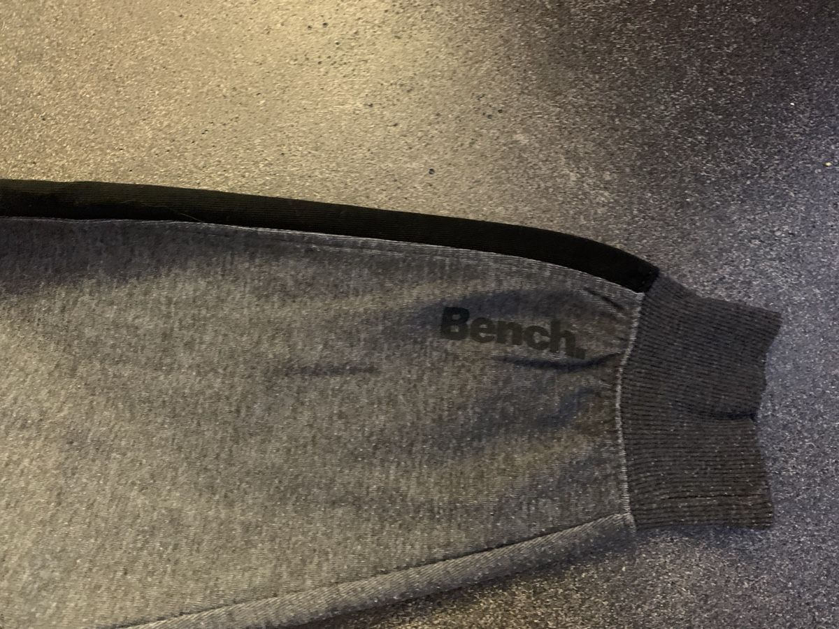 Bench Maglioni & Felpe: Bench Jäckli Grösse 54 – Usato da Thun venduto da Chrabu 1