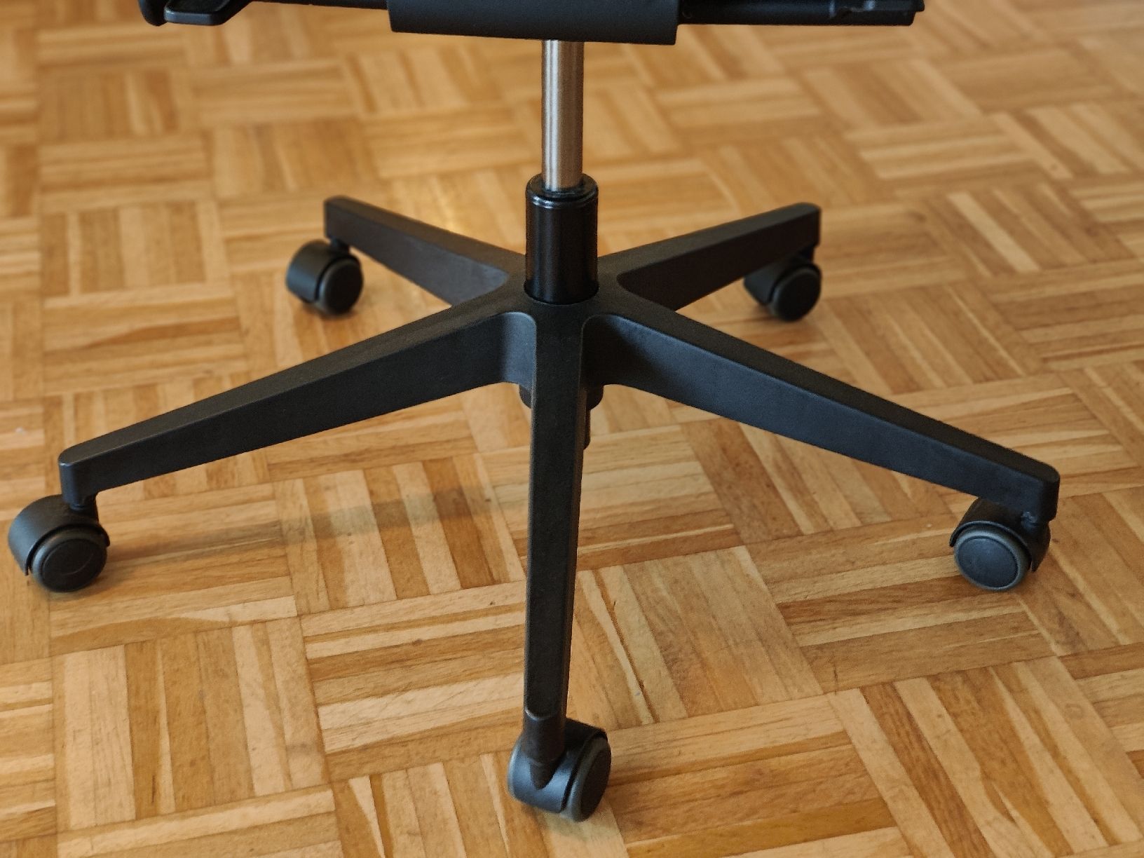 Stühle: Bürostuhl Giroflex schwarz mit Rollen – Neu (gemäss Beschreibung) aus Zürich von mso_qv78 4
