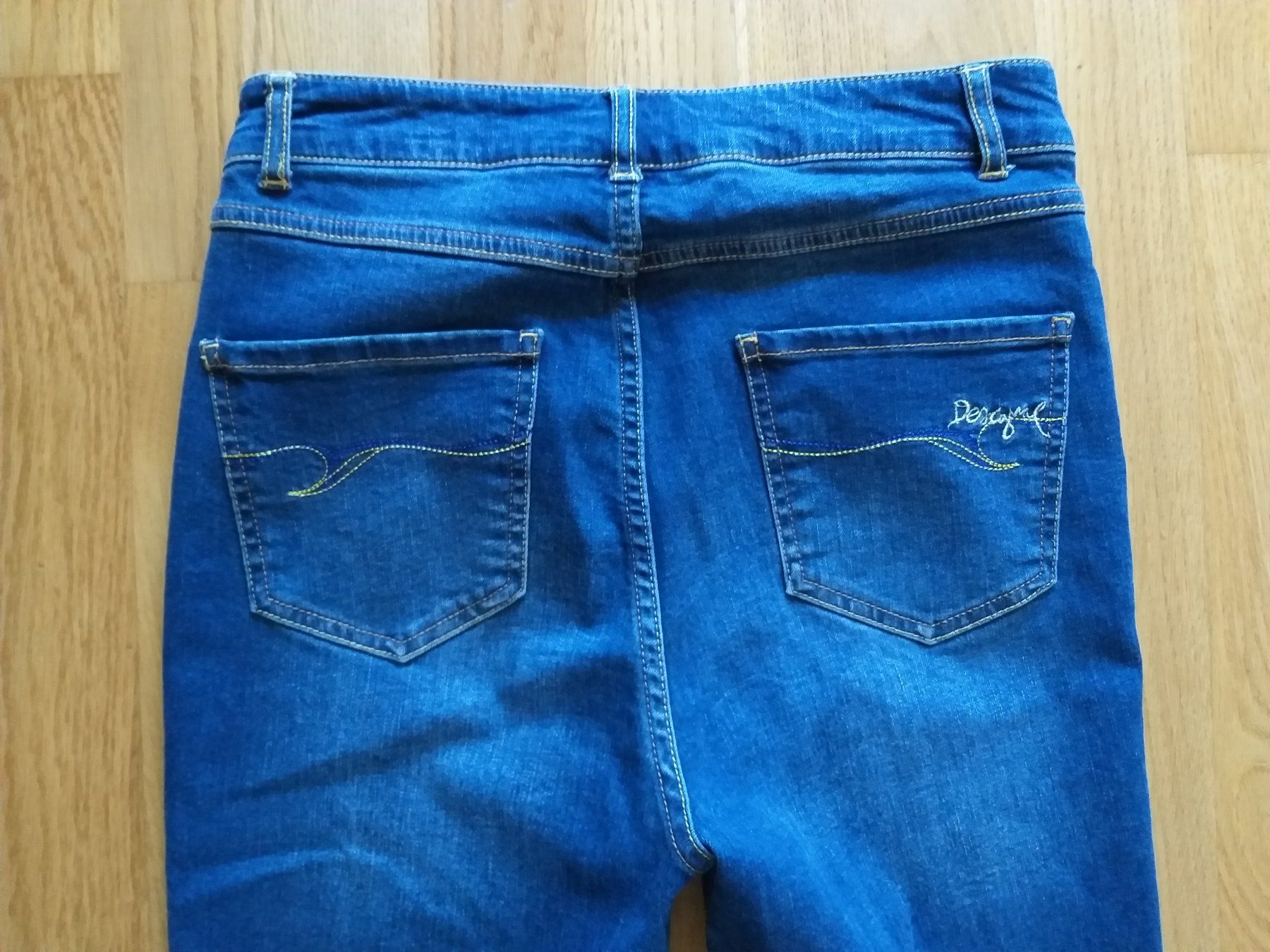 Desigual Jeans: DESIGUAL Jeans taille / Grosse 28 – Gebraucht aus Cossonay-ville von Super-Price-Quality 6