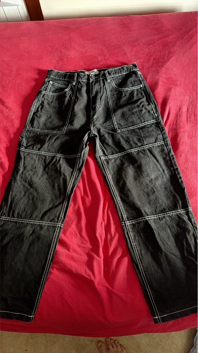 Pantaloni: schwarze Jeans in Grösse M – Nuovo (secondo la descrizione) da Möriken AG venduto da ke_jh6d