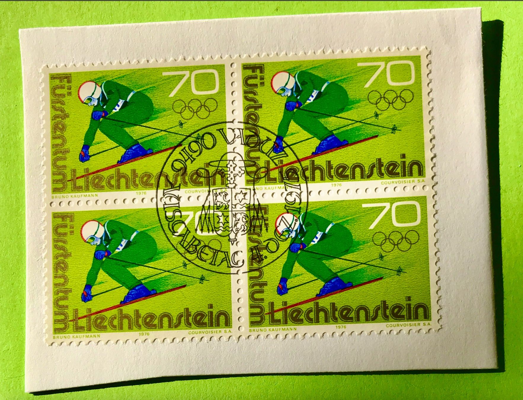 Tutti i francobolli: Briefmarken aus Liechtenstein 4 er Block mit Papier  – Usato da Aarau venduto da Angi-007