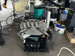 Pneumontier - Maschine für Autos und Motos