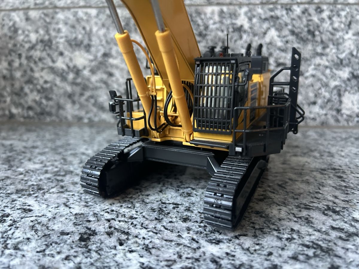 Komatsu Modellbausätze & Standmodelle: Komatsu PC1250, 1:50 , NZG – Gebraucht aus Horw von Tigercat635 4