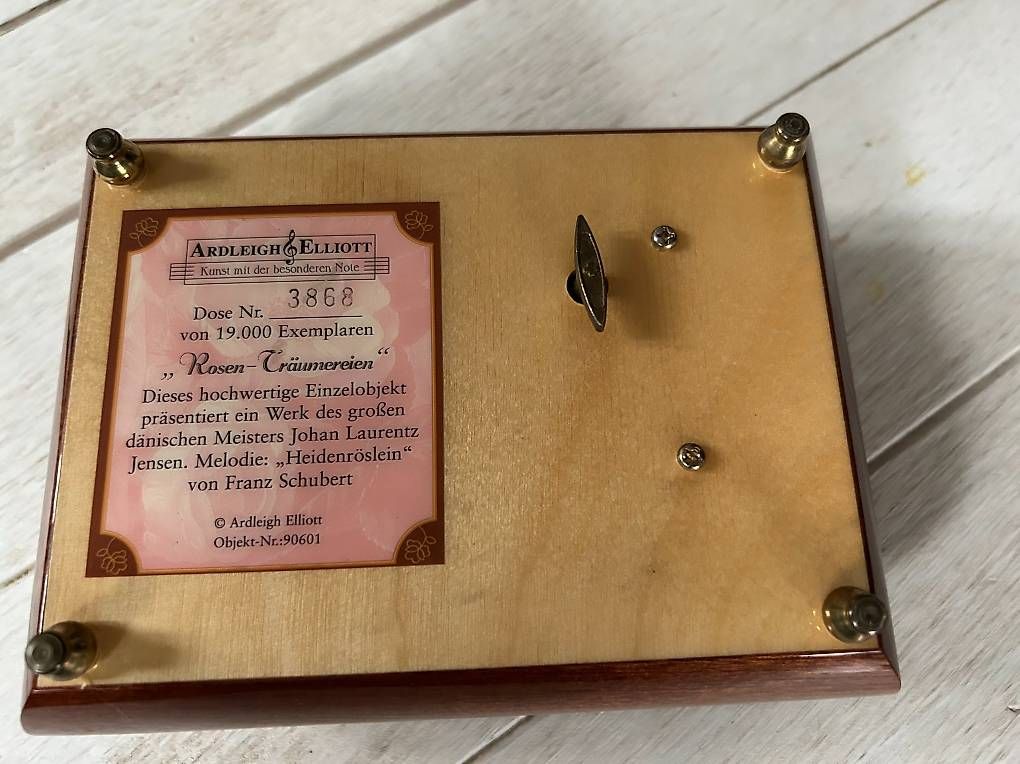Spieldosen: Limitierte Sammler-Spieldose von Ardleigh & Elliott – Gebraucht aus Menziken von carstenbach13 2