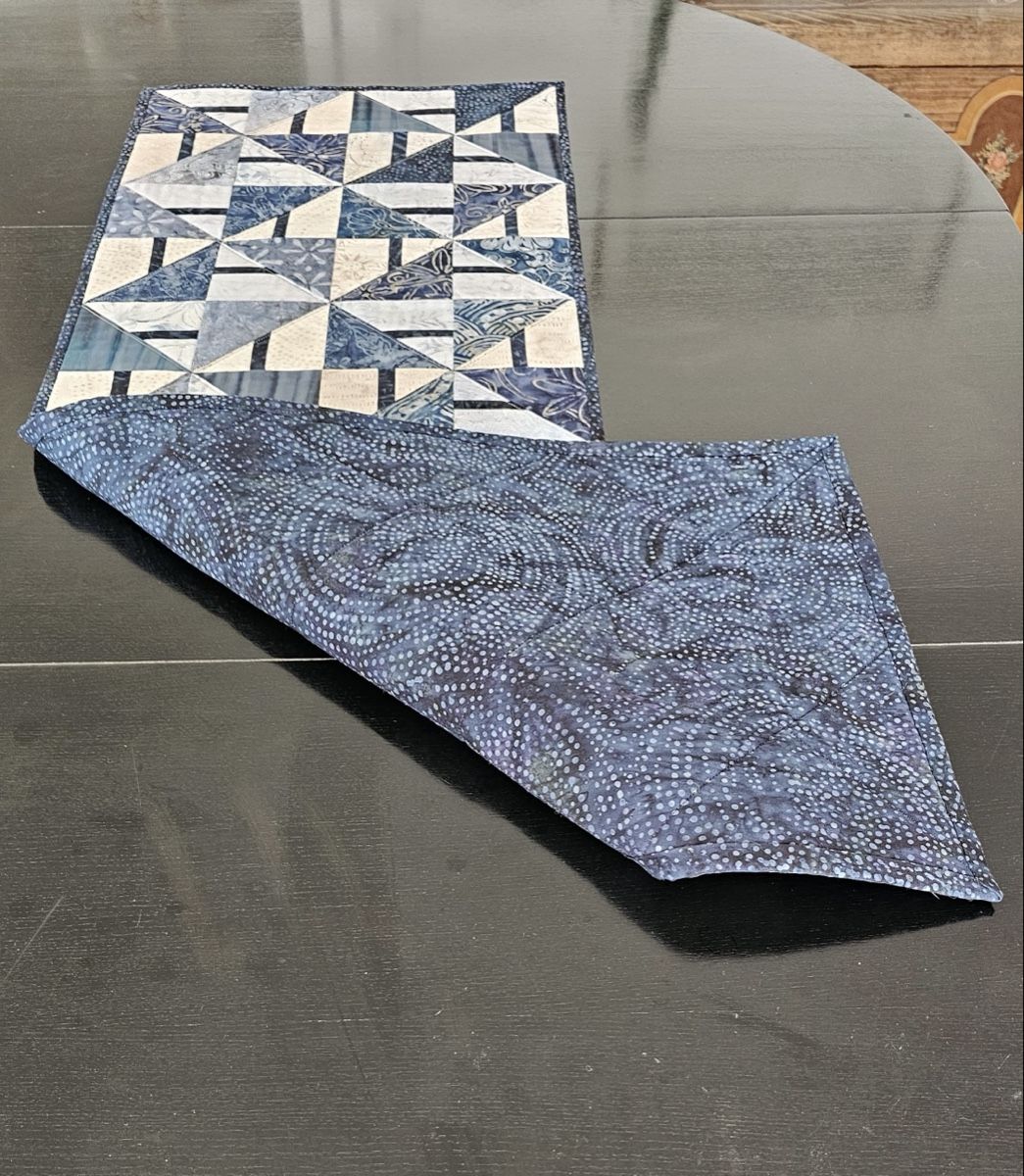 Coperte: Patchwork- Quilt - Chemin de table – Nuovo (secondo la descrizione) da La Chaux-de-Fonds venduto da NathalieM07 1