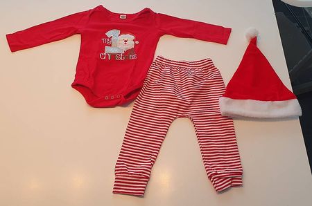 Weihnachtsoutfit Body Hose Mütze 1 jährig