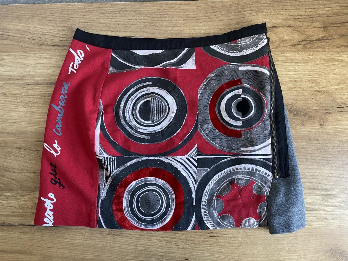 Desigual Gonne: Jupe Desigual – Nuovo (secondo la descrizione) da Chézard-St-Martin venduto da monster2525