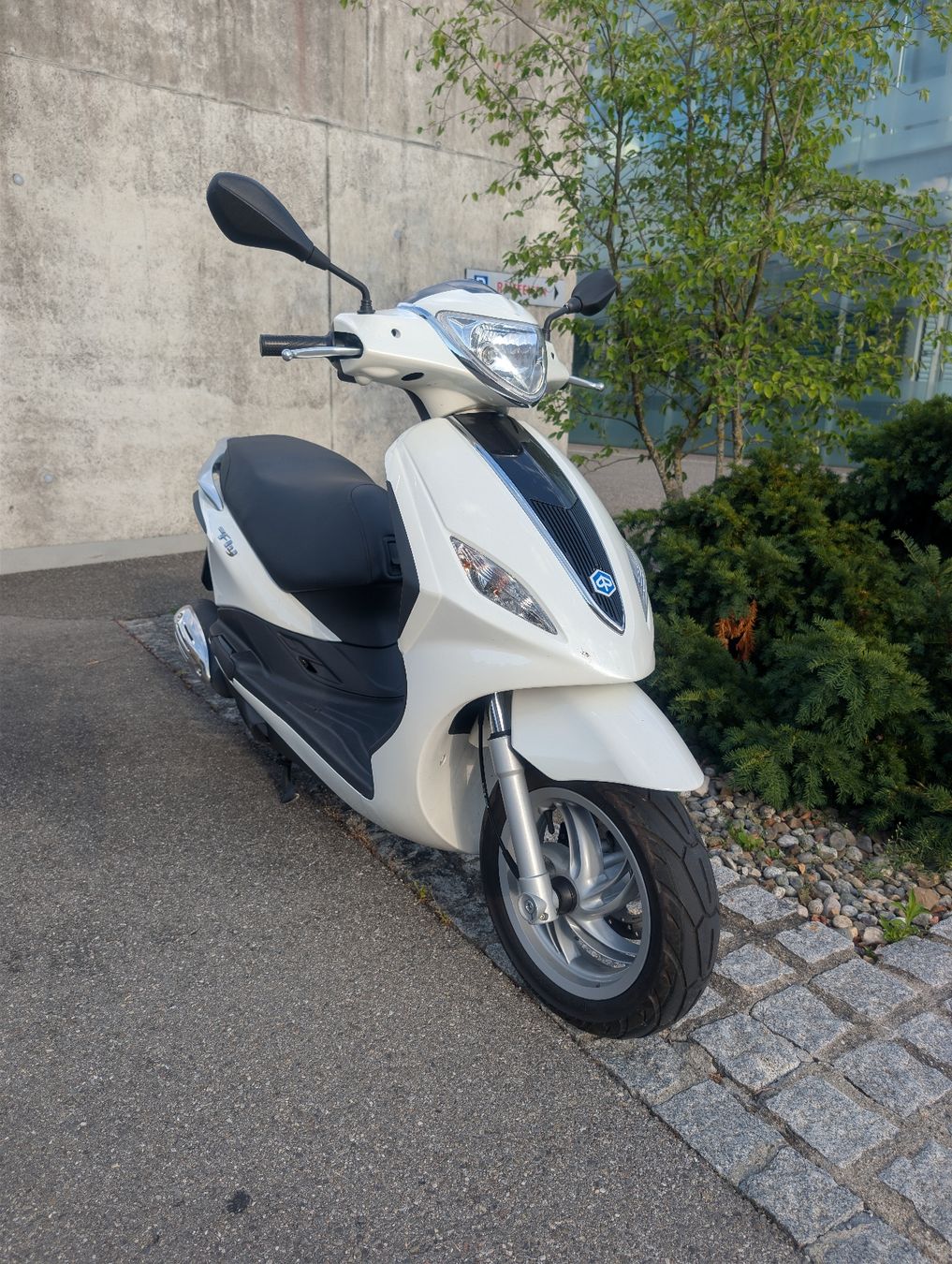 Piaggio Scooters: Piaggio Fly 125 ie 3v – Neu (gemäss Beschreibung) aus Flamatt von Dajana_G 1