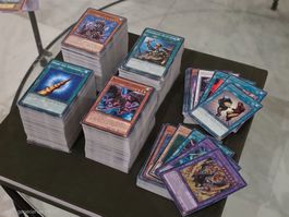 Yu-Gi-Oh! 73x RANDOM-HOLO-LOT 🌈 gesleevt