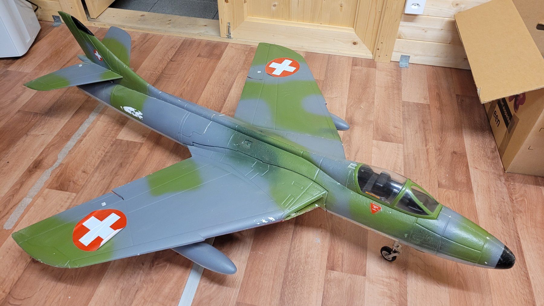 RC Modellbau: Hawker Hunter RC-Modellflugzeug – Gebraucht aus Rafz von Stone323