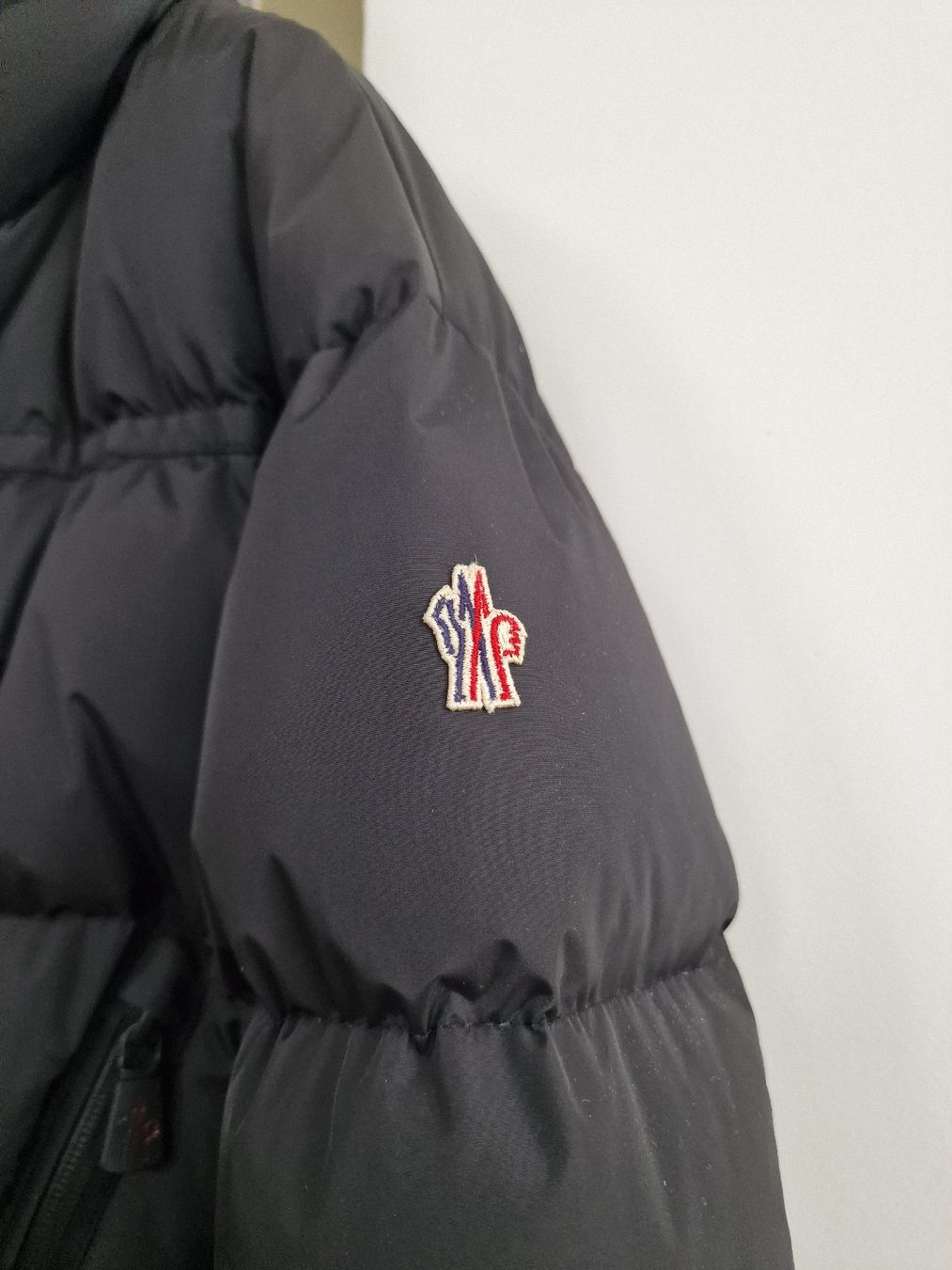 Moncler Giacche: Moncler Grenoble "Dixence" XS – Nuovo (secondo la descrizione) da Yverdon-les-Bains venduto da Ed9lude 2
