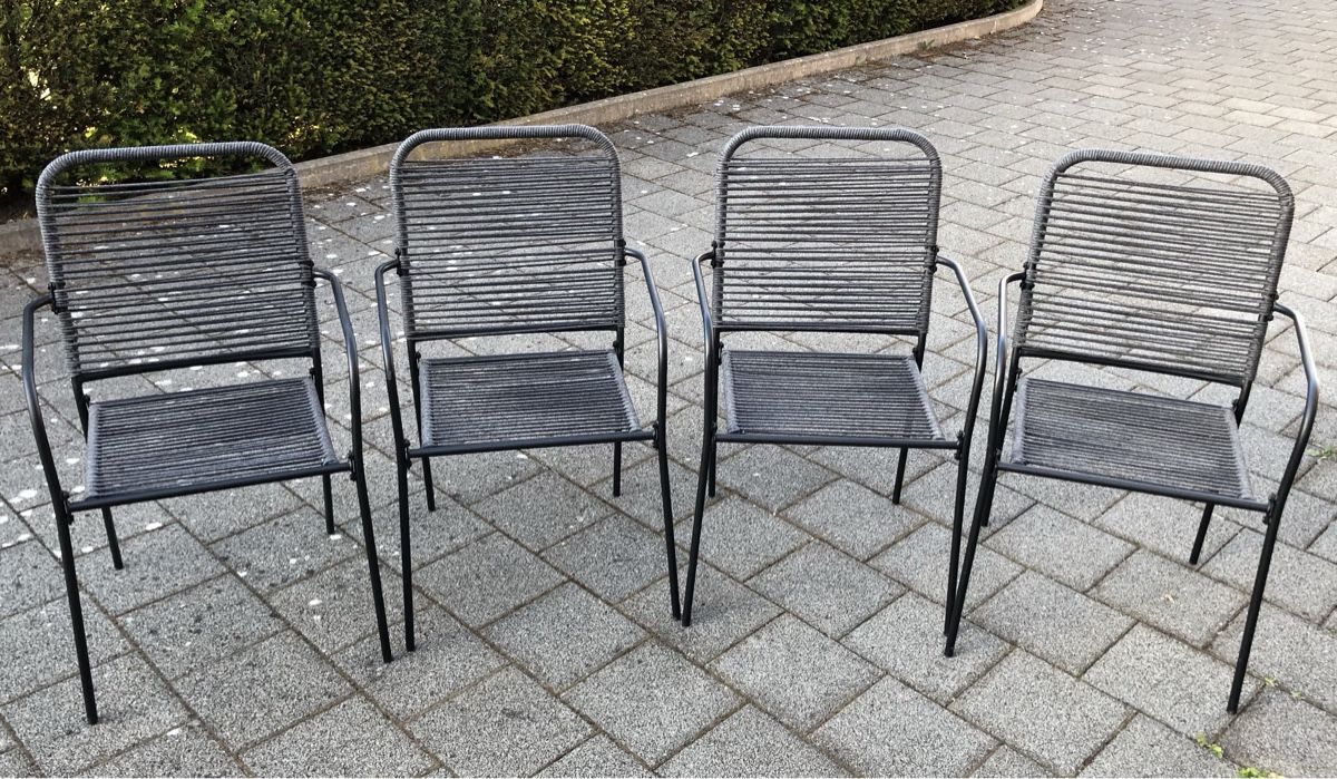 Sedie: 4 stapelbare Gartenstühle - neuwertig – Nuovo (secondo la descrizione) da Römerswil LU venduto da Icehead 1