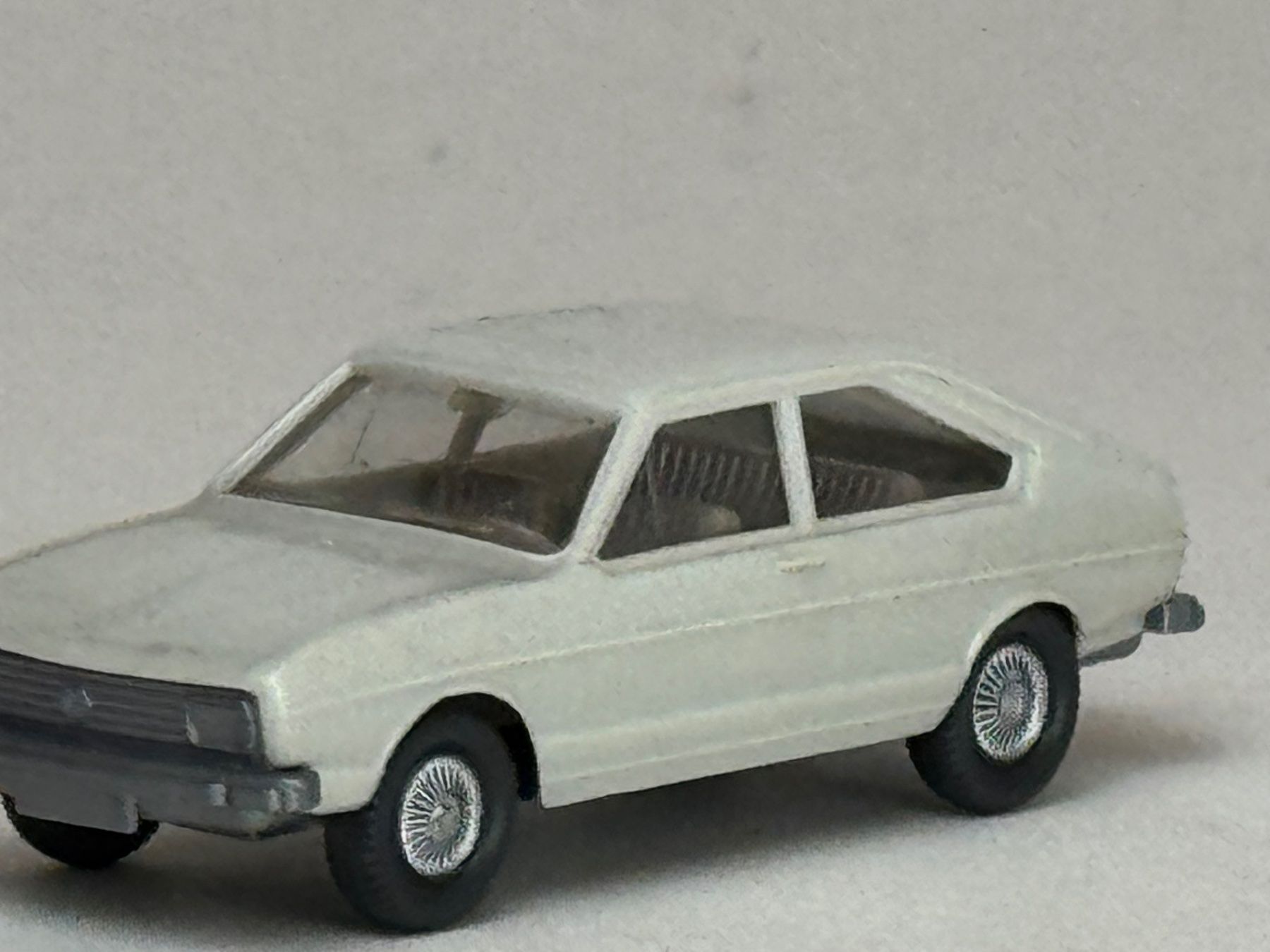 Wiking Modellini d'auto: GB- Wiking VW Passat grauweiss – Usato da Elm venduto da Wikmtz