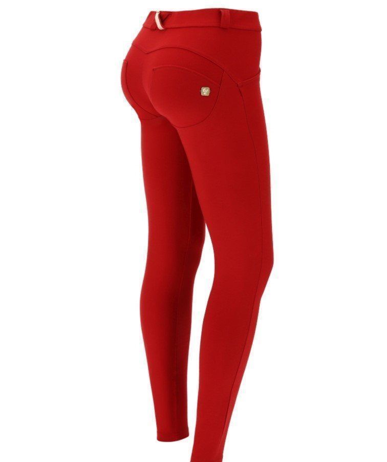 Freddy Pantaloni: Freddy WR.UP rot oder beige, Gr. S,M,L – Nuovo e nell'imballaggio originale da Turbenthal venduto da sch_s72n